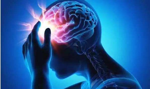 郑州军海脑病医院评价丨一文分清!癫痫病发病的典型与隐藏症状，别再误判